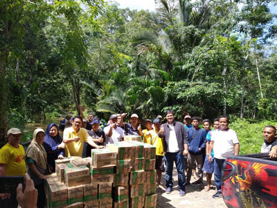  Prihatin Korban Banjir, Ketua BK DPRD Riau Serahkan Bantuan